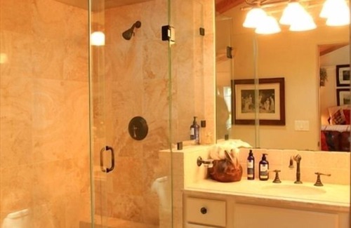 Northwest Carmel Apartment | Quiet wooded Guest Cottage