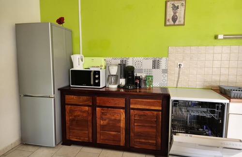 Le Dezert House | Quietly, ideally located in the center of Cotentin