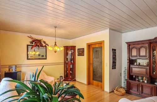 Berga/Elster House | Quietly located cottage on 1000sqm large property above the town of Berga.