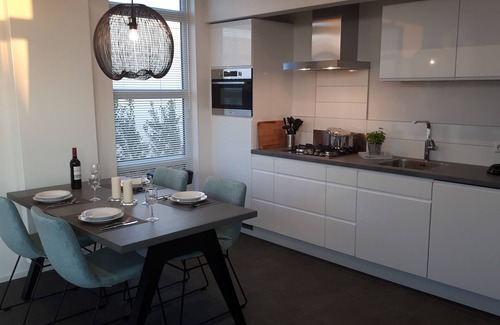 Olburgen House | Quietly situated vacation home with large terrace on the IJssel