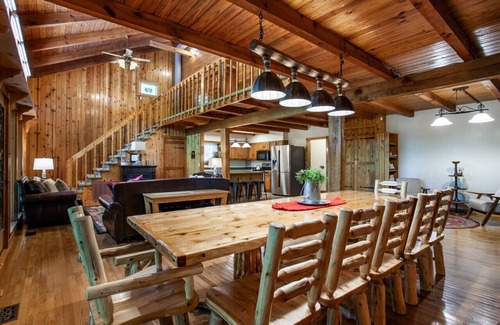 Walland Cabin | Quietside Cabin: Sunroom, Fire Pit, Theater Den, & Stunning Views