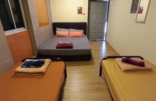 Kampung Lintang Bed & Breakfast | QuiikCat