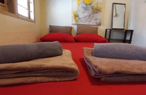 Kampung Lintang Bed & Breakfast | QuiikCat