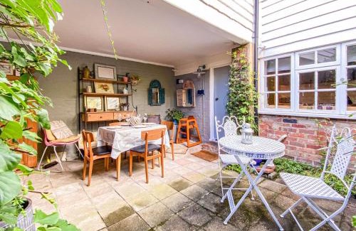 Tenterden House | Quince Cottage