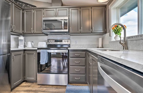 Quincy House | Quincy Home on Lavender Farm w/River Views!