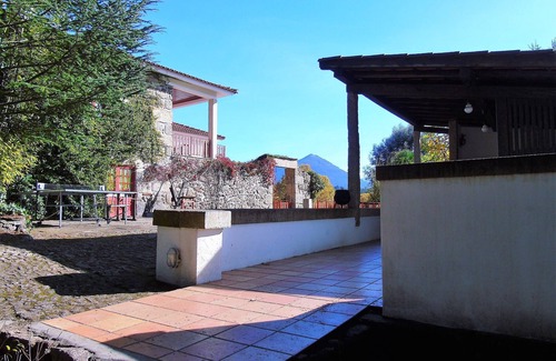 Molares Villa | QUINTA DA CHOUZA AGROTURISM ENOTURISM 3 BEDROOMS SwimmingPrivate beach-FreeWi-Fi