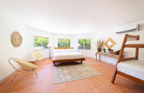 Isla Tintipan Hotel | Quinta del Mar Crystal Beach