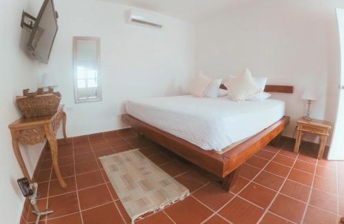 Isla Tintipan Resort | Quinta del Mar Crystal Beach
