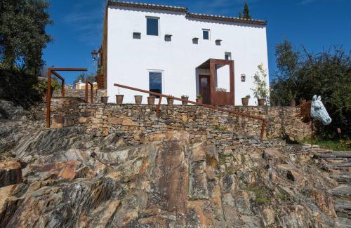 Reveladas House | Quinta do Barrieiro - Art Selection by Maria Leal da Costa