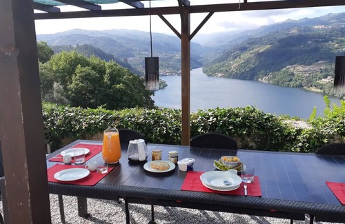 Ribadouro Villa | Quinta do Loureiro - Douro - Baião - Private - Heated Pool - Stunning Views .