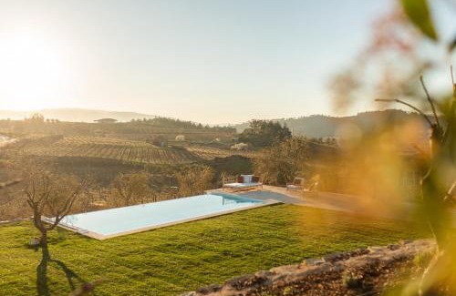 Queimada House | Quinta do Olival Loft Farmhouse in Douro Valley