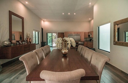 Santiago House | Quinta Esmeralda