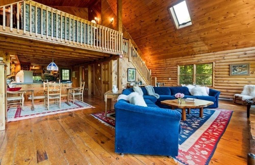 Dorset Cabin | Quintessential Cabin in the Woods near Town