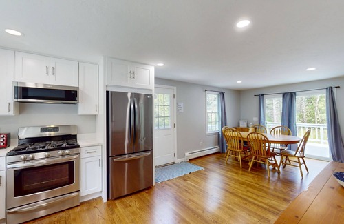 Dennis House | Quintessential Cape Cod Home. Beautiful Beaches, Chip Shot to Golf and Town