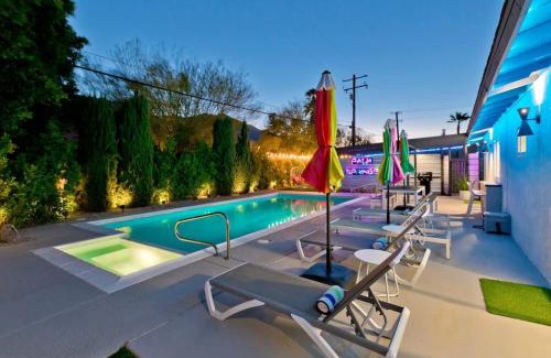 Chino Canyon House | Quintessential Family Palm Springs Salt Pool Spa Casita