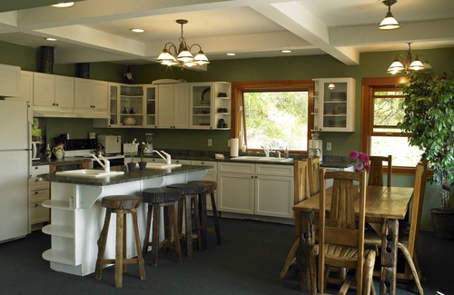Deer Harbor House | Quintessential Island Getaway on Orcas Island. Gorgeous view! Starting at $199