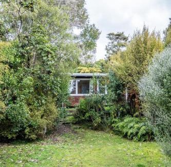 Kuratau House | Quintessential kiwi kuratau bach