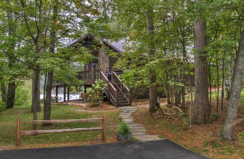 Crosslake Cabin | Quintessential Lake Cabin-Amazing Lakeside Screen Porch & Pontoon Boat included!