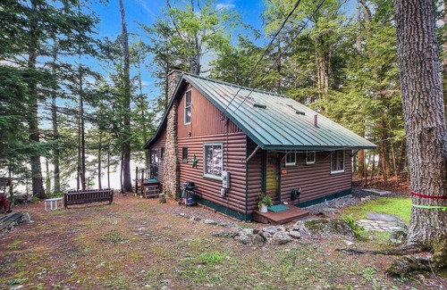 Weeks Mills Cabin | Quintessential Maine cabin w/private waterfront