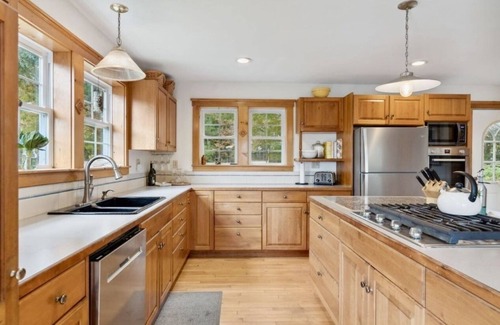 Medomak House | Quintessential Maine Oceanfront home