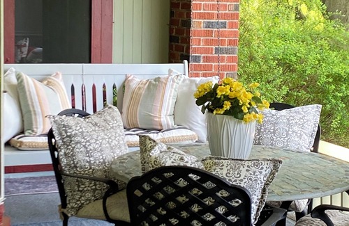 Bayfield Cottage | Quintessential summer home, water views, close to beach, walk to Main Street