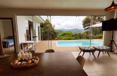 Encantado House | Quiosque com piscina e vista