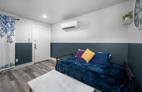 Braeswood Place Apartment | Quirky 1BR Near NRG Stadium & Medical Center