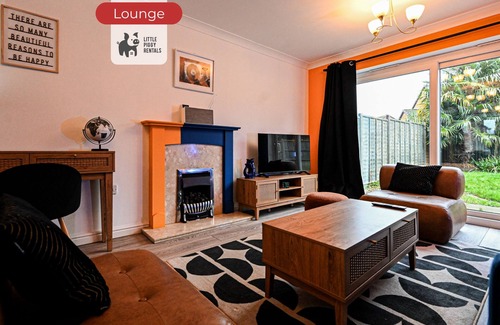 Gloucester Apartment | Quirky 4BR Home by the Army Base