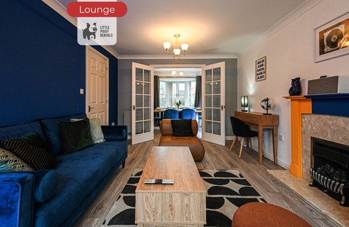 Gloucester Apartment | Quirky 4BR Home by the Army Base