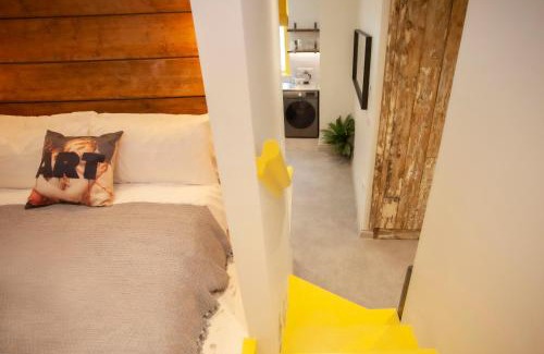 Cardiff City Centre Apartment | Quirky Aparthotel 2min to Central Station