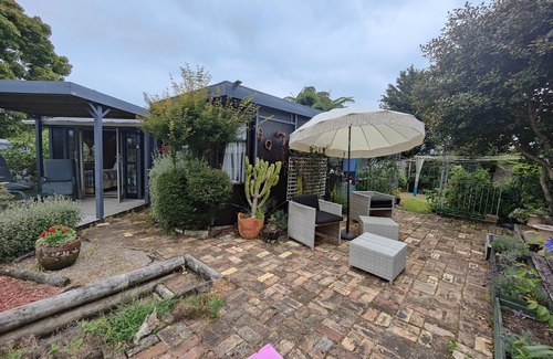 Waikino Cabin | Quirky cosy cabin close to cycle tracks