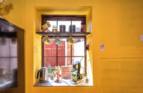 Meliden House | Quirky cosy home pet friendly great walks near beaches 3 nights for 2 Jan offer