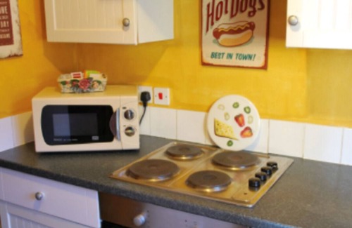 Yarm Cottage | QUIRKY COTTAGE SLEEPING 8 YARM B&B S/C ADJOINING FOX COVERT PUB YARM