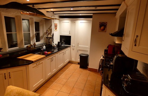 Idle Cottage | Quirky cottage with 3 bedrooms & a hot tub