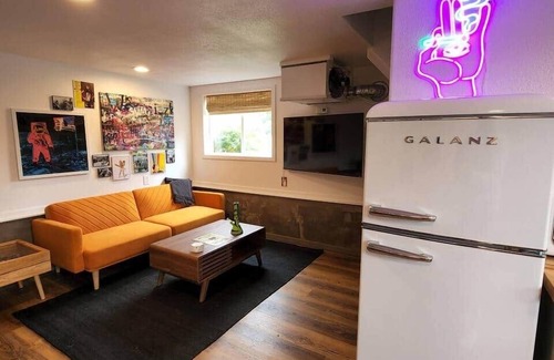 Freshwater Apartment | Quirky Farm Apartment - with Green Acres to Wander