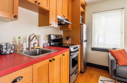 Belmont House | Quirky Micro Apt - Foodies, Artists, Coffee