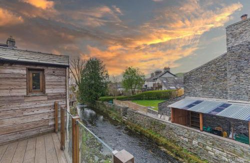 Staveley Villa | Quirky Retreats - The Barn