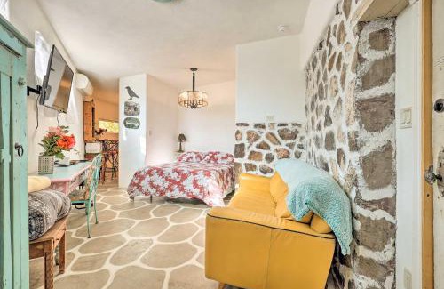 Santa Cruz Apartment | Quirky Santa Cruz Studio with Shared Courtyard!