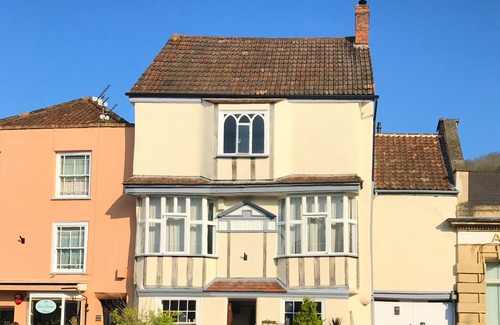 Axbridge House | Quirky, Spacious Old Angel House, Nr Cheddar/Bristol/Bath