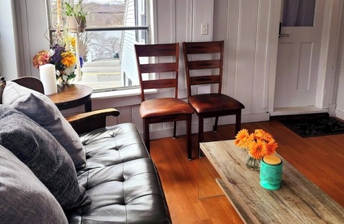 Shrewsbury Apartment | Quisigamond Lake Apartment