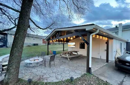 Eighth Avenue House | Quite 2bed/1bath hideaway on spacious lot