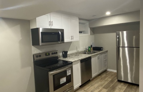 Saskatoon Apartment | Quite and Cozy 1 Bedroom Suite@Rosewood, Saskatoon. Parks and eating close by