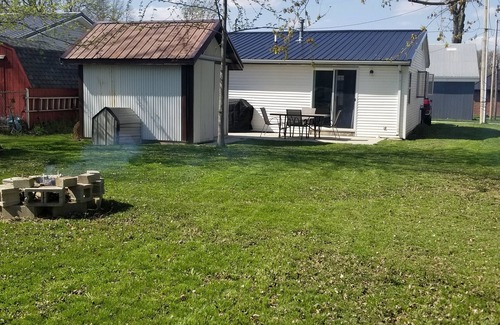 Houston House | Quite and cozy/Boat ramp nearby.