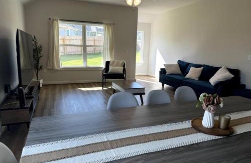 Del Valle House | Quite big home near Tesla & COTA