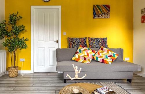 Clydebank Apartment | Quite Charming house near Glasgow