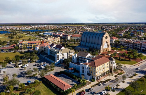 Ave Maria House | Quite golf community in luxury estate home