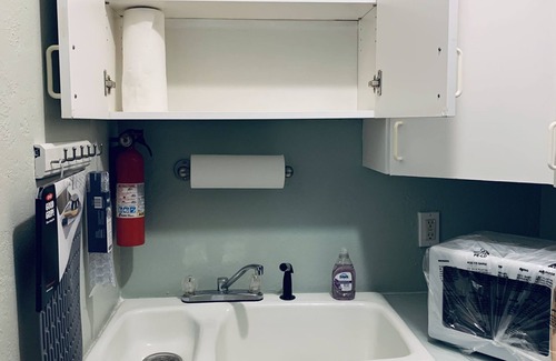 Largo House | Quite neighborhood, Free Parking, Super Wi-Fi, Private Guest House