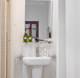 Hang Bo Apartment | Quite Room In Old Quarter with Netflix and Free Washer - Dryer 301