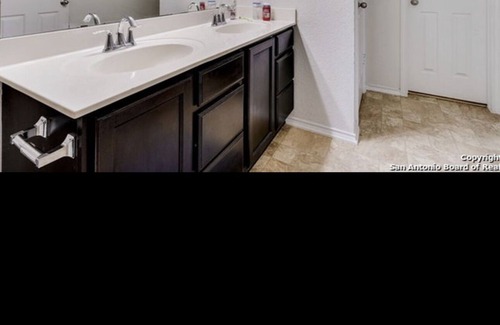 Southside House | Quite suburban home