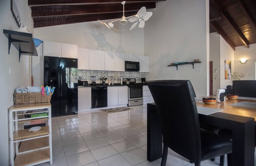 Shiribana House | Quite Villa, with pool. Easy drive to beaches. With car rental options.